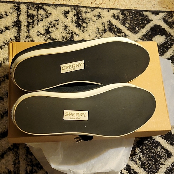 Shoes - Picture 3 of 7